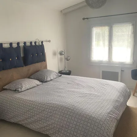 T2 Cyclamen Independent Apartment Cholet