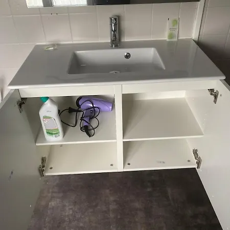 T2 Cyclamen Independent Apartment Cholet